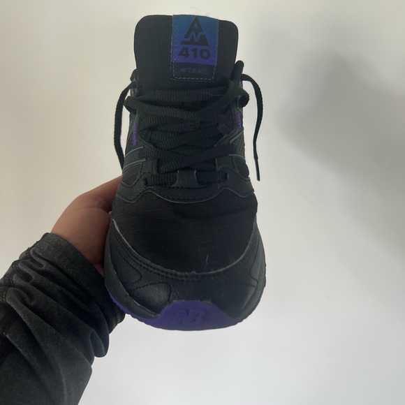 Gently used hiking new balance shoes - Picture 2 of 6